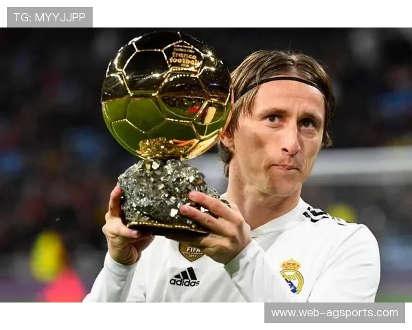 老将莫德里奇欧冠150场替补建功，伯纳乌全场起立鼓掌