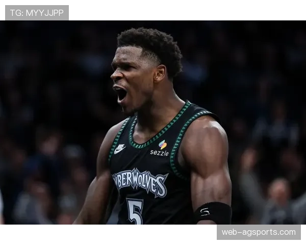 爱德华兹右膝伤势维护下出战38分钟，贡献22分9篮板3盖帽